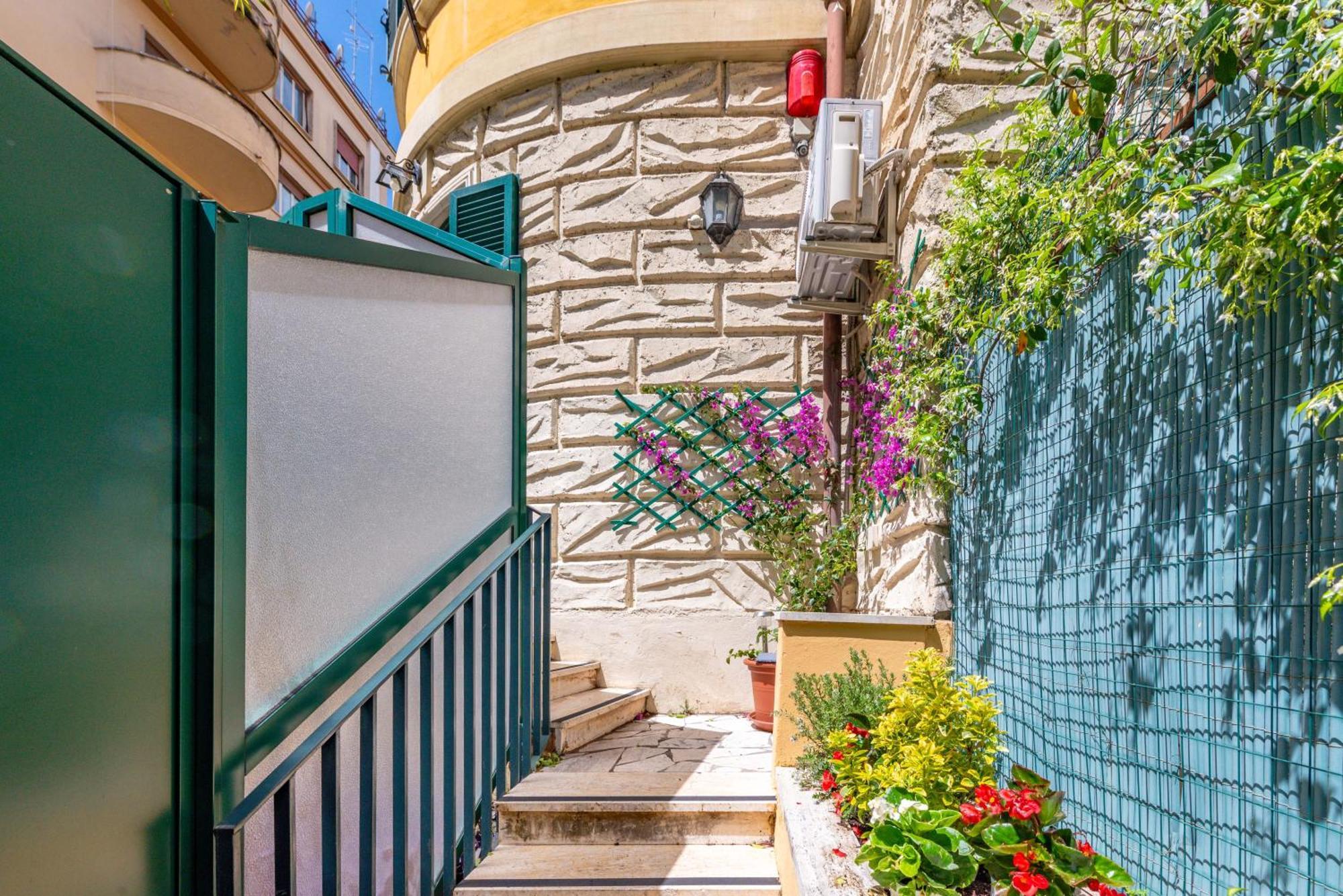 ホテル Andenis Tiber House ローマ エクステリア 写真